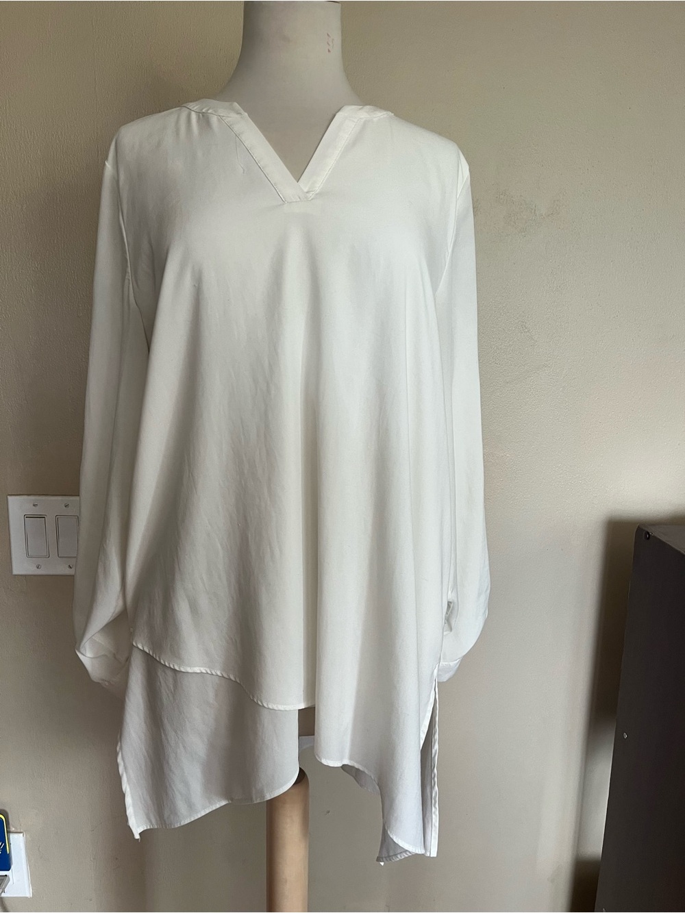 Susan Graver White V-Neck Asymmetrical Tunic Top